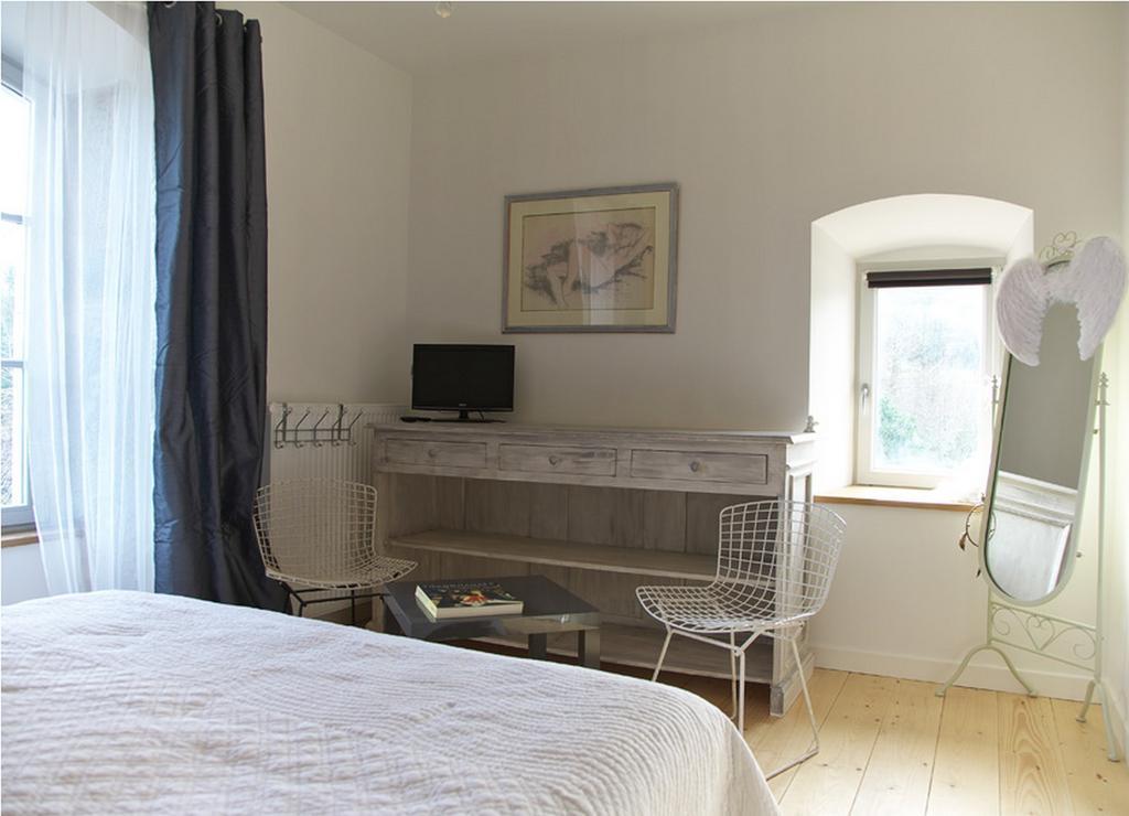 La Tour Charlemagne Bed & Breakfast Château-Chalon Стая снимка