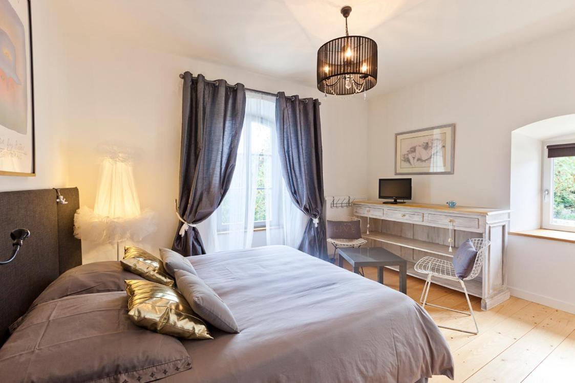 La Tour Charlemagne Bed & Breakfast Château-Chalon Екстериор снимка